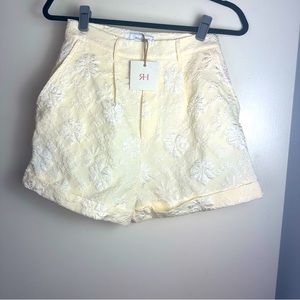 RIHOAS Pale Yellow Floral Textured High Waisted Rolled Bottoms Shorts NWT Size S